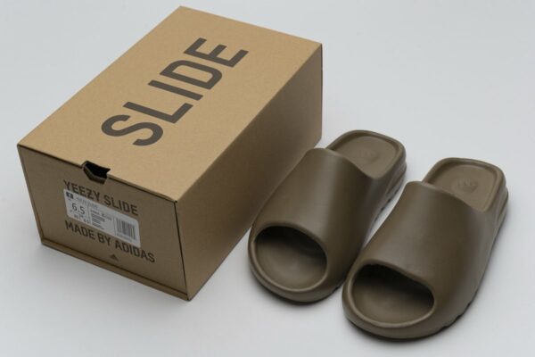 FV8425 adidas Yeezy Slide “Earth Brown” - Image 3