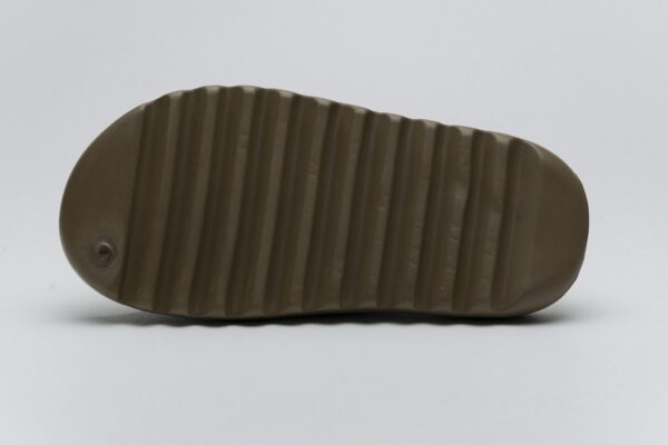 FV8425 adidas Yeezy Slide “Earth Brown” - Image 10