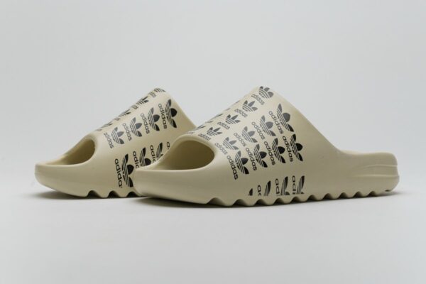 FW6345 adidas Yeezy Slide - Image 6