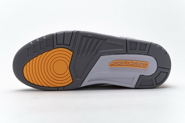 CK9246-108 WMNS Air Jordan 3 Retro Laser Orange - Image 9