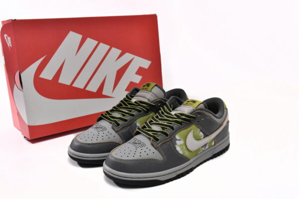 HUF x Nike Dunk Low SB Friends and Family - Image 4