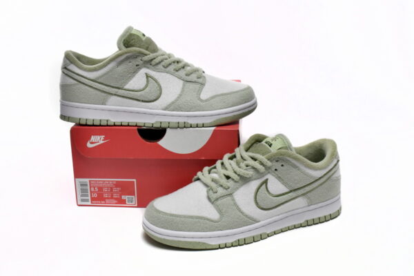 HUF x Nike SB Dunk Low ’Fleece‘’ - Image 5